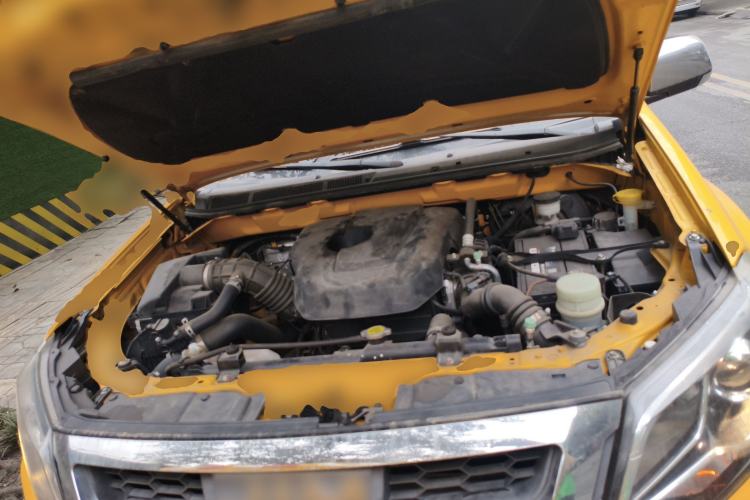 Used Isuzu JLM 2020 2.4T 4x4 Gasoline Leading-Edge GuoVI Ruimai S Standard Wheelbase 4K22D4T Engine Bay