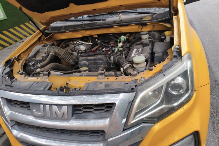 Used Isuzu JLM 2020 2.4T 4x4 Gasoline Leading-Edge GuoVI Ruimai S Standard Wheelbase 4K22D4T Engine Bay