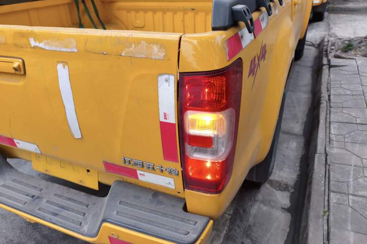 Used Isuzu JLM 2020 2.4T 4x4 Gasoline Leading-Edge GuoVI Ruimai S Standard Wheelbase 4K22D4T Exterior 6