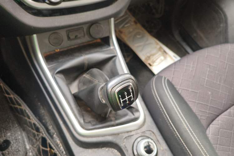 Used Isuzu JLM 2020 2.4T 4x4 Gasoline Leading-Edge GuoVI Ruimai S Standard Wheelbase 4K22D4T Gear Lever