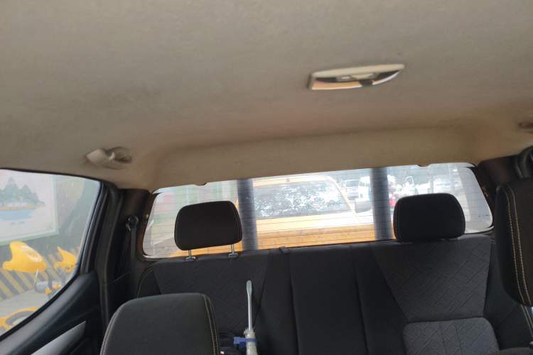 Used Isuzu JLM 2020 2.4T 4x4 Gasoline Leading-Edge GuoVI Ruimai S Standard Wheelbase 4K22D4T Headliner