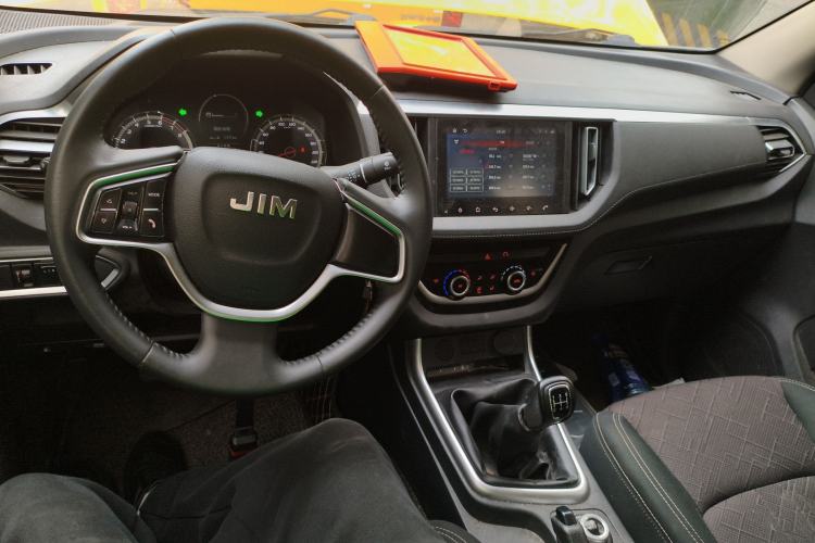 Used Isuzu JLM 2020 2.4T 4x4 Gasoline Leading-Edge GuoVI Ruimai S Standard Wheelbase 4K22D4T Interior 2