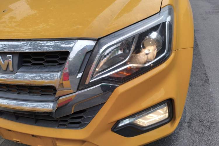 Used Isuzu JLM 2020 2.4T 4x4 Gasoline Leading-Edge GuoVI Ruimai S Standard Wheelbase 4K22D4T Left Front Headlight