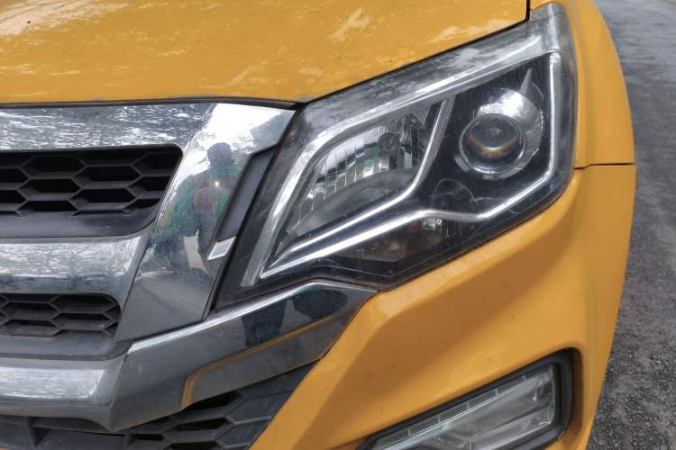 Used Isuzu JLM 2020 2.4T 4x4 Gasoline Leading-Edge GuoVI Ruimai S Standard Wheelbase 4K22D4T Left Front Headlight