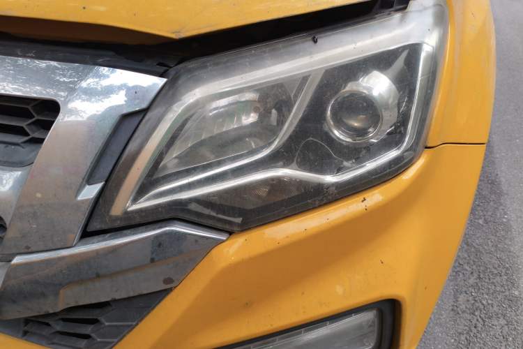 Used Isuzu JLM 2020 2.4T 4x4 Gasoline Leading-Edge GuoVI Ruimai S Standard Wheelbase 4K22D4T Left Front Headlight