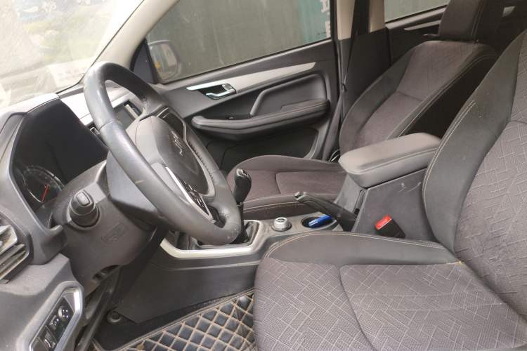 Used Isuzu JLM 2020 2.4T 4x4 Gasoline Leading-Edge GuoVI Ruimai S Standard Wheelbase 4K22D4T Left Front Seat