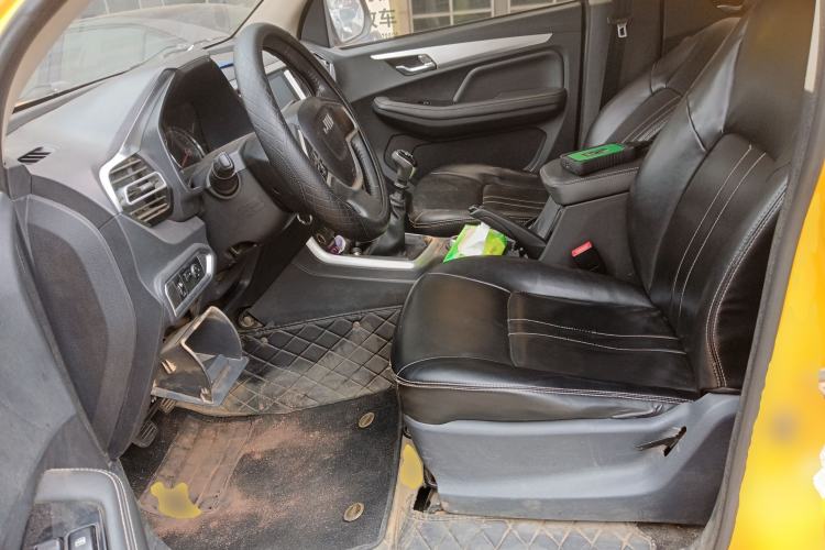 Used Isuzu JLM 2020 2.5T 4x4 Diesel Leading-Edge JE4D25Q6A China VI Standard Wheelbase – Ruimai S Left Front Seat