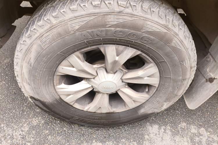 Used Isuzu JLM 2020 2.4T 4x4 Gasoline Leading-Edge GuoVI Ruimai S Standard Wheelbase 4K22D4T Left Front Wheel Hub