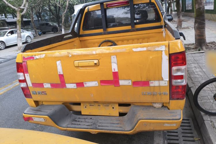 Used Isuzu JLM 2020 2.4T 4x4 Gasoline Leading-Edge GuoVI Ruimai S Standard Wheelbase 4K22D4T Rear