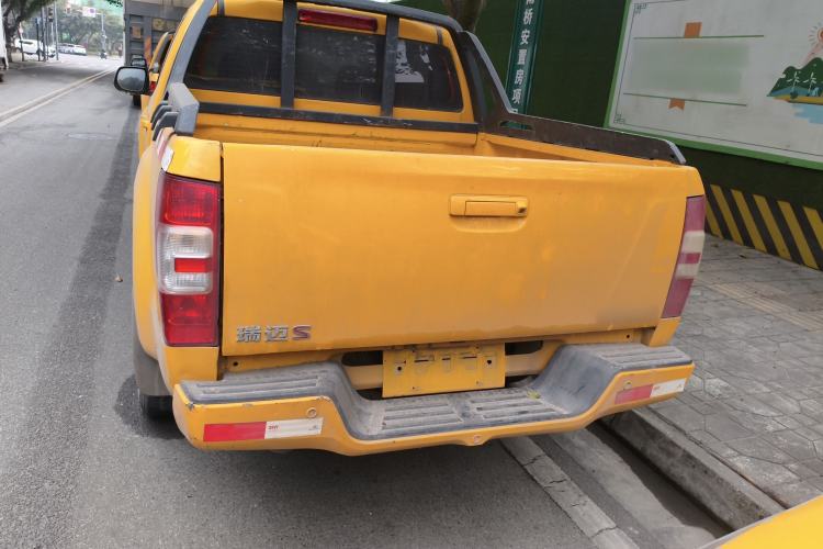 Used Isuzu JLM 2020 2.4T 4x4 Gasoline Leading-Edge GuoVI Ruimai S Standard Wheelbase 4K22D4T Rear