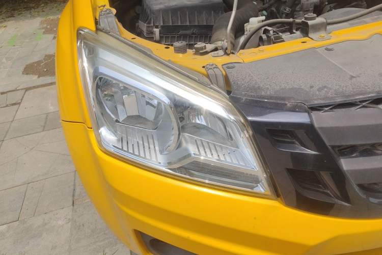 Used Isuzu JLM 2020 2.8T Classic Two-Wheel Drive Diesel Euro VI Comfort Plus Extended Version JE493ZLQ6E Right Front Headlight