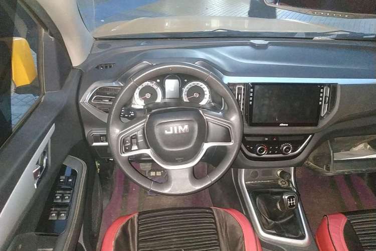 Used Isuzu JLM 2020 2.8T Classic Two-Wheel Drive Diesel Euro VI Comfort Plus Extended Version JE493ZLQ6E Steering Wheel