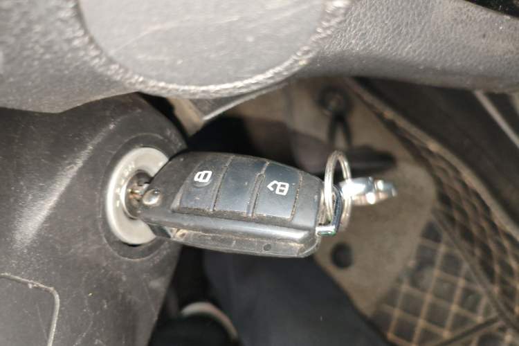 Used Isuzu JLM 2020 2.4T 4x4 Gasoline Leading-Edge GuoVI Ruimai S Standard Wheelbase 4K22D4T Vehicle Key