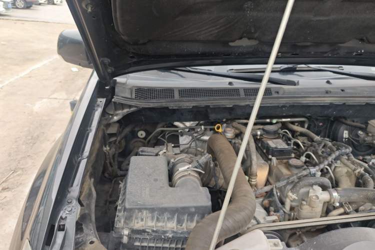 Used Isuzu JLM 2022 2.8T Classic Diesel Two-Wheel Drive Comfort Version with Long Wheelbase – JE493ZLQ6E Engine Bay Right