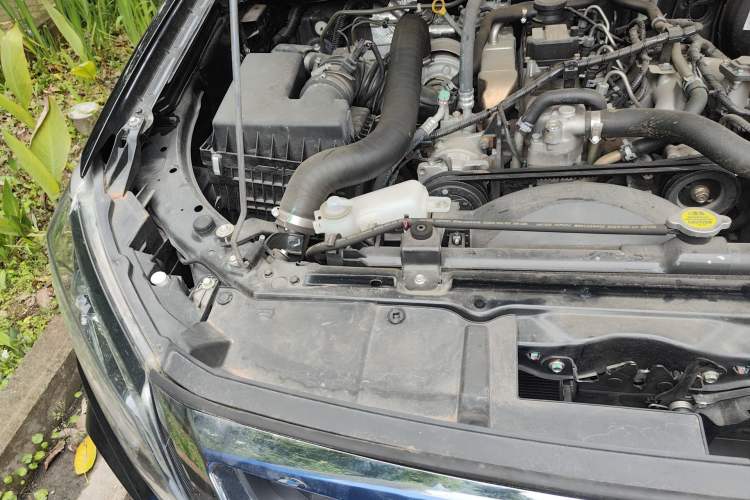 Used Isuzu JLM 2022 2.8T Classic Diesel 4x4 Comfort Version with Long Wheelbase – JE493ZLQ6E Engine Bay Right