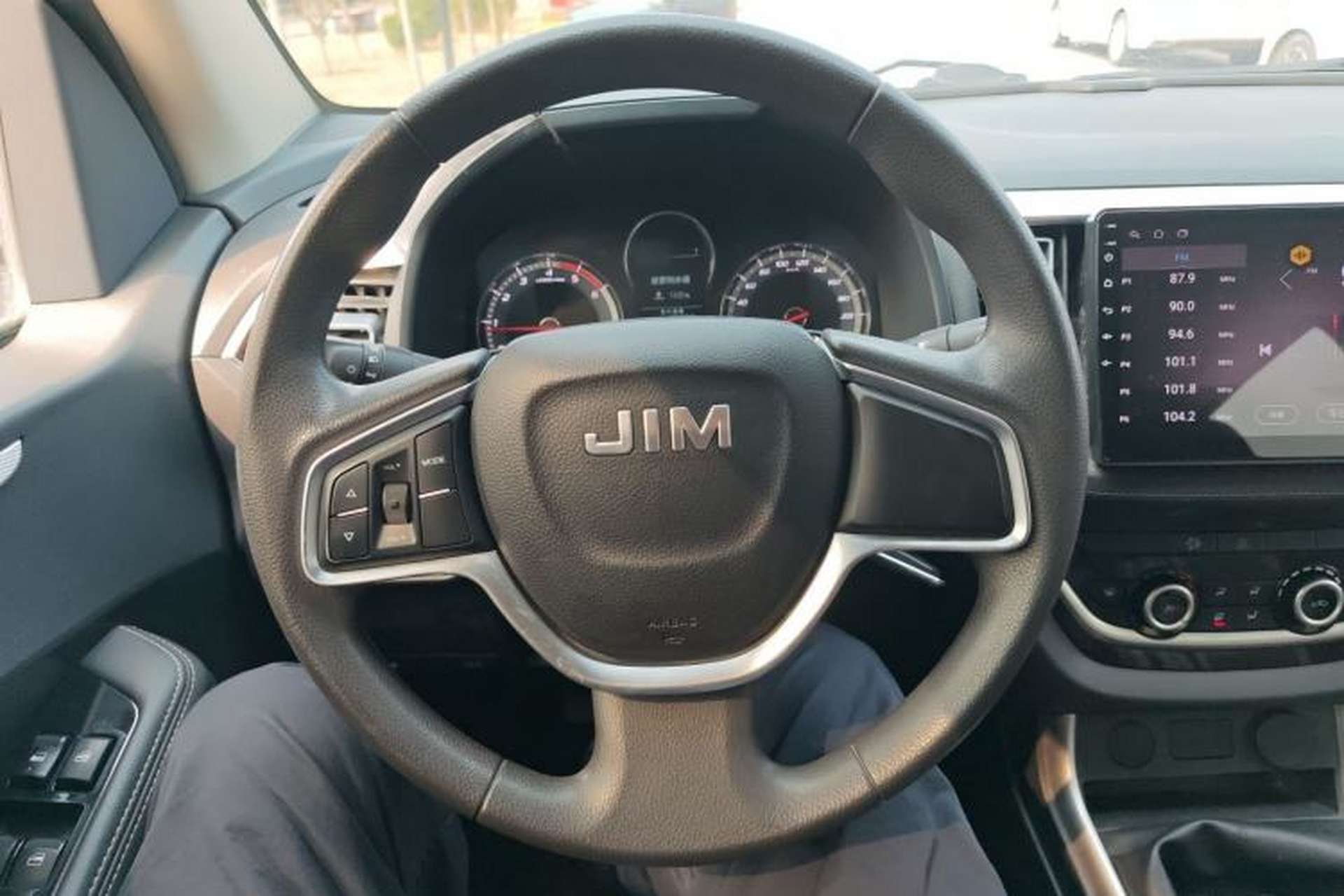 Used Isuzu JLM 2022 2.8T Classic Diesel Two-Wheel Drive Comfort Version with Long Wheelbase – JE493ZLQ6E Steering Wheel
