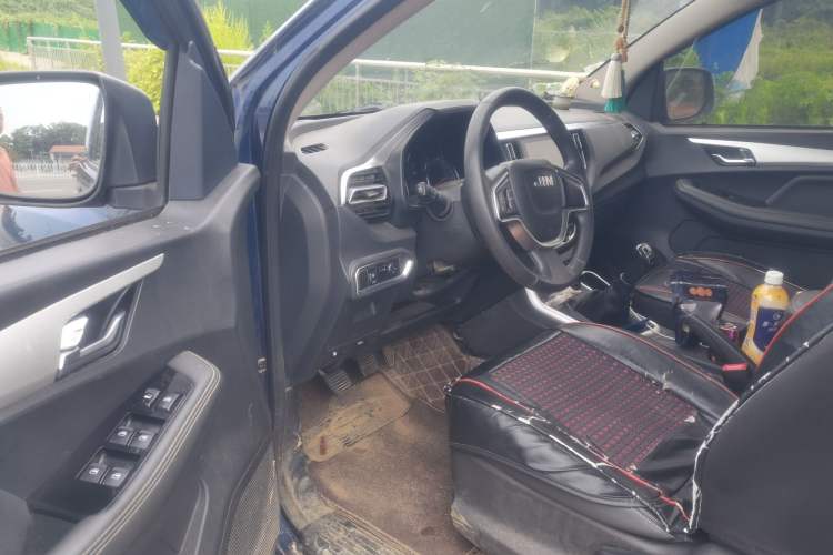 Used Isuzu JLM 2022 2.8T Classic Diesel Two-Wheel Drive Comfort Version with Long Wheelbase – JE493ZLQ6E Driver Seat
