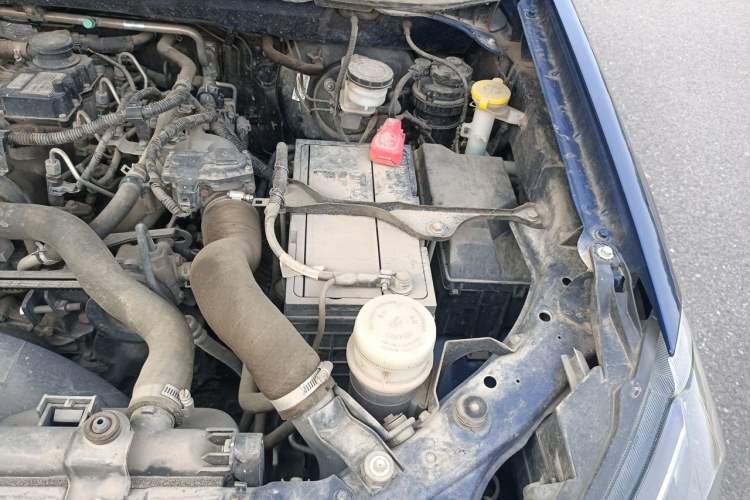Used Isuzu JLM 2022 2.8T Classic Diesel Two-Wheel Drive Comfort Version with Long Wheelbase – JE493ZLQ6E Engine Bay Left