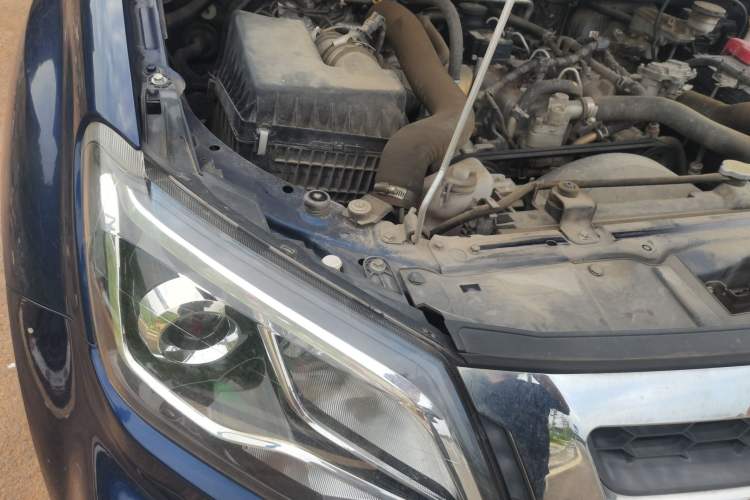 Used Isuzu JLM 2022 2.8T Classic Diesel Two-Wheel Drive Comfort Version with Long Wheelbase – JE493ZLQ6E Engine Bay Right