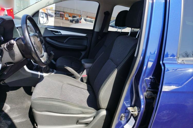Used Isuzu JLM 2022 2.8T Classic Diesel Two-Wheel Drive Comfort Version with Long Wheelbase – JE493ZLQ6E Left Front Seat