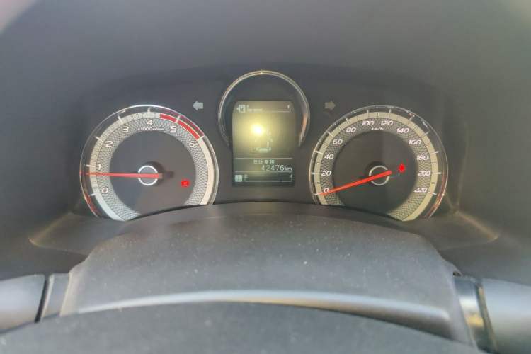 Used Isuzu JLM 2022 2.8T Classic Diesel Two-Wheel Drive Comfort Version with Long Wheelbase – JE493ZLQ6E Odometer Close Up