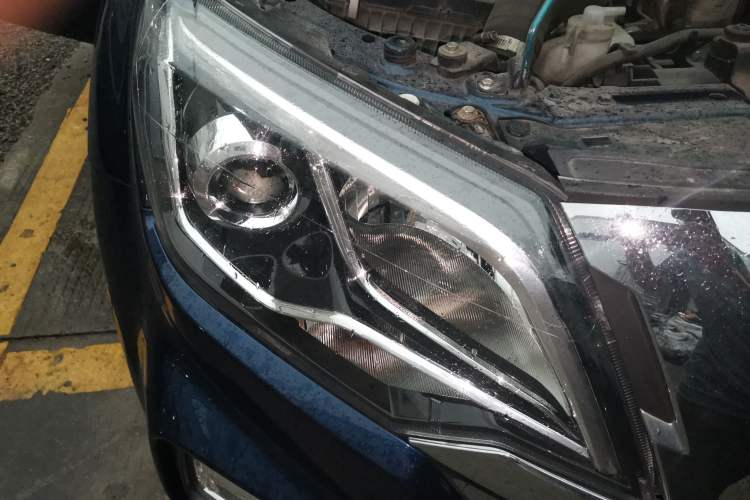 Used Isuzu JLM 2022 2.8T Classic Diesel 4x4 Comfort Version Standard Wheelbase JE493ZLQ6E Right Front Headlight