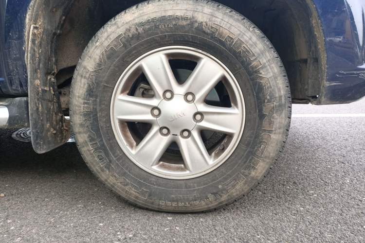 Used Isuzu JLM 2022 2.8T Classic Diesel Two-Wheel Drive Comfort Version with Long Wheelbase – JE493ZLQ6E Right Front Wheel Hub