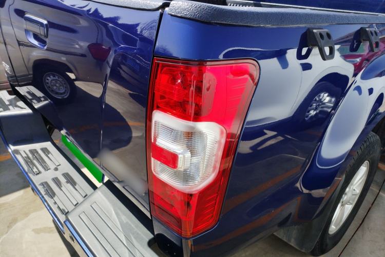 Used Isuzu JLM 2022 2.8T Classic Diesel Two-Wheel Drive Comfort Version with Long Wheelbase – JE493ZLQ6E Right Rear Taillight