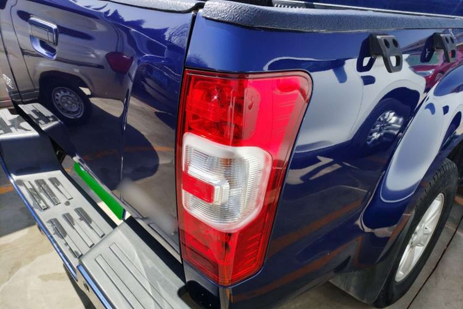Used Isuzu JLM 2022 2.8T Classic Diesel Two-Wheel Drive Comfort Version with Long Wheelbase – JE493ZLQ6E Right Rear Taillight