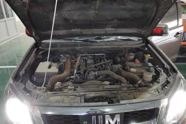 Used Isuzu JLM 2022 2.8T Classic Diesel Two-Wheel Drive Comfort Version with Long Wheelbase – JE493ZLQ6E Engine Bay