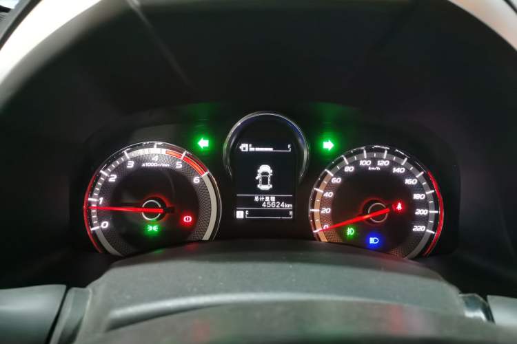 Used Isuzu JLM 2022 2.8T Classic Diesel Two-Wheel Drive Comfort Version with Long Wheelbase – JE493ZLQ6E Instrument Cluster