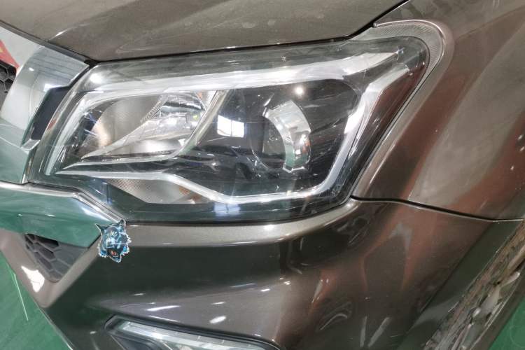 Used Isuzu JLM 2022 2.8T Classic Diesel Two-Wheel Drive Comfort Version with Long Wheelbase – JE493ZLQ6E Left Front Headlight