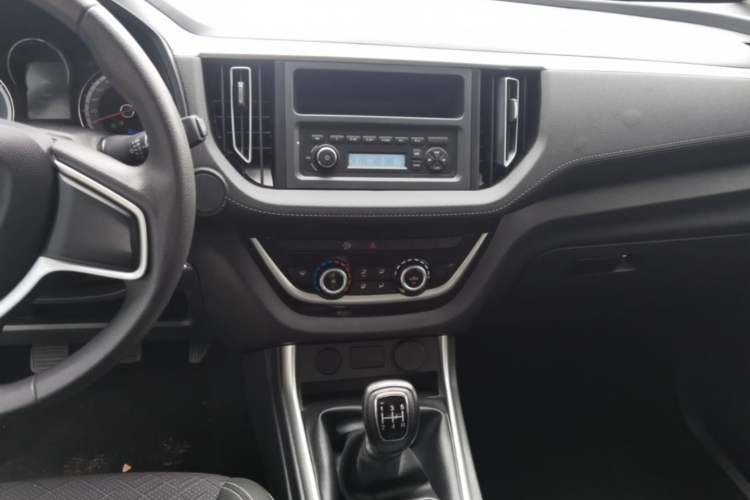 Used Isuzu JLM 2022 2.8T Classic Diesel Two-Wheel Drive Comfort Version with Long Wheelbase – JE493ZLQ6E Audio And AC Panel