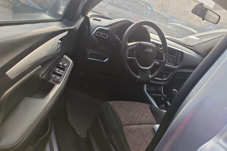 Used Isuzu JLM 2022 2.8T Classic Diesel Two-Wheel Drive Comfort Version with Standard Wheelbase – JE493ZLQ6E Driver Seat