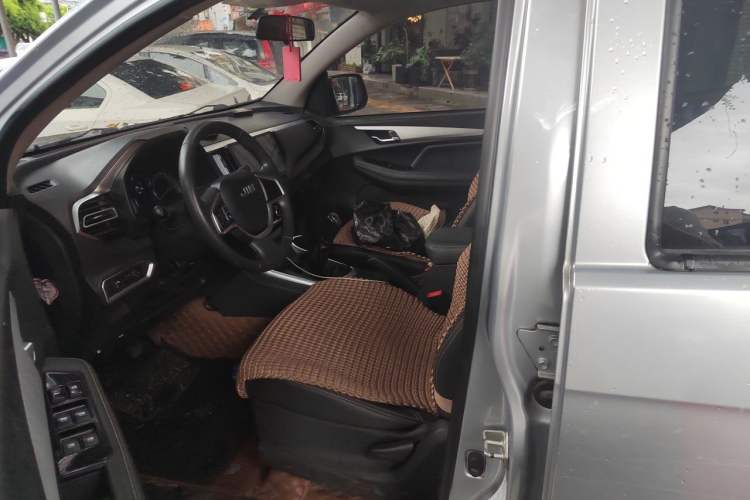 Used Isuzu JLM 2022 2.8T Classic Diesel Two-Wheel Drive Comfort Version with Long Wheelbase – JE493ZLQ6E Driver Seat