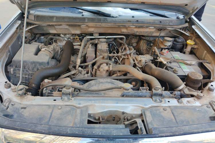 Used Isuzu JLM 2022 2.8T Classic Diesel Two-Wheel Drive Comfort Version with Long Wheelbase – JE493ZLQ6E Engine Bay