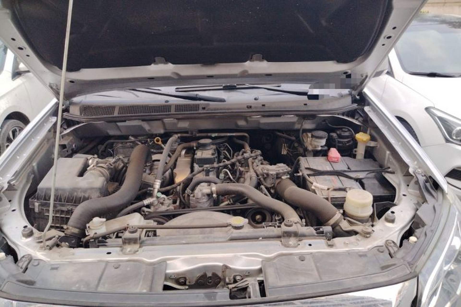 Used Isuzu JLM 2022 2.8T Classic Diesel Two-Wheel Drive Comfort Version with Long Wheelbase – JE493ZLQ6E Engine Bay