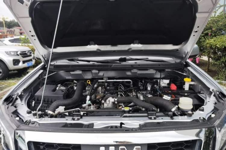 Used Isuzu JLM 2022 2.8T Classic Diesel Two-Wheel Drive Comfort Version with Long Wheelbase – JE493ZLQ6E Engine Bay