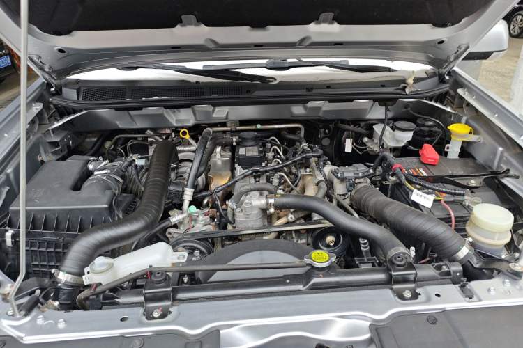 Used Isuzu JLM 2022 2.8T Classic Diesel Two-Wheel Drive Comfort Version with Standard Wheelbase – JE493ZLQ6E Engine Bay