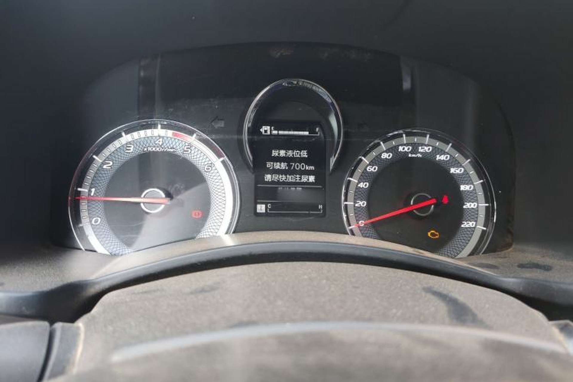 Used Isuzu JLM 2022 2.8T Classic Diesel Two-Wheel Drive Comfort Version with Long Wheelbase – JE493ZLQ6E Instrument Cluster