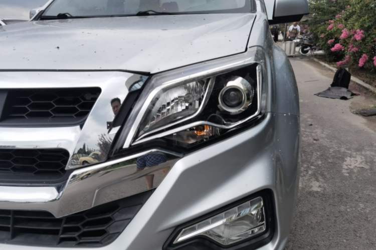 Used Isuzu JLM 2022 2.8T Classic Diesel Two-Wheel Drive Comfort Version with Long Wheelbase – JE493ZLQ6E Left Front Headlight