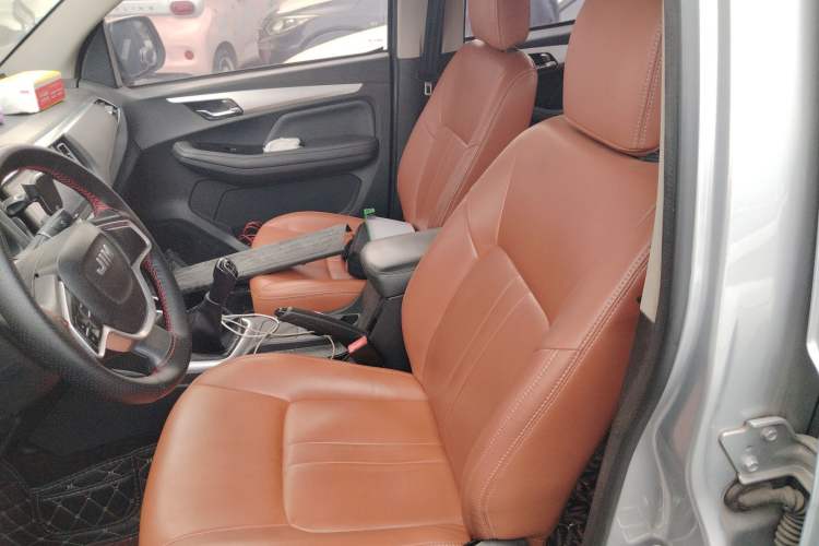Used Isuzu JLM 2022 2.8T Classic Diesel Two-Wheel Drive Comfort Version with Long Wheelbase – JE493ZLQ6E Left Front Seat