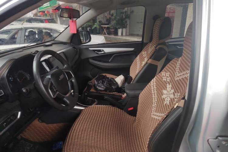 Used Isuzu JLM 2022 2.8T Classic Diesel Two-Wheel Drive Comfort Version with Long Wheelbase – JE493ZLQ6E Left Front Seat