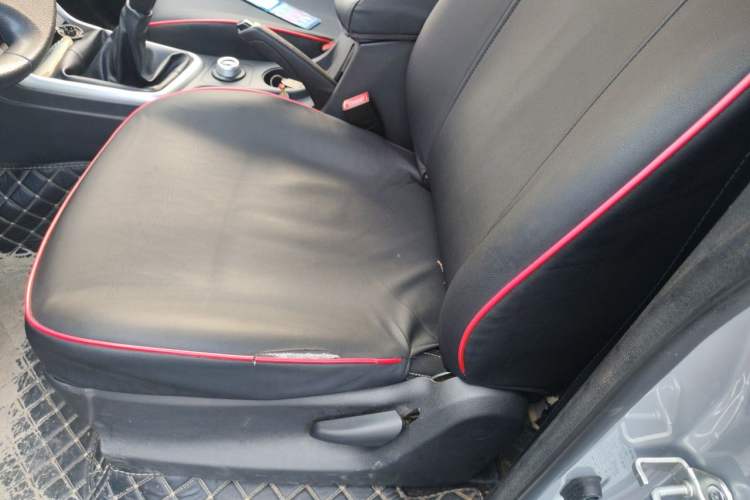 Used Isuzu JLM 2022 2.8T Classic Diesel 4x4 Comfort Edition Standard Wheelbase JE493ZLQ6E Left Front Seat