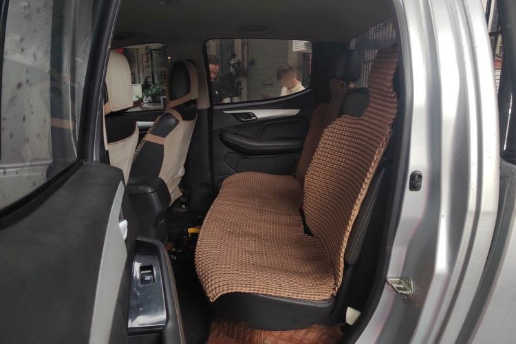 Used Isuzu JLM 2022 2.8T Classic Diesel Two-Wheel Drive Comfort Version with Long Wheelbase – JE493ZLQ6E Left Rear Seat