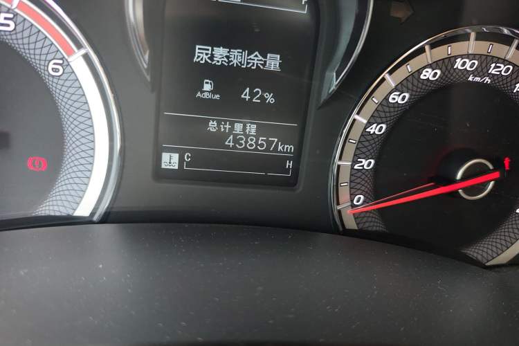 Used Isuzu JLM 2022 2.8T Classic Diesel Two-Wheel Drive Comfort Version with Standard Wheelbase – JE493ZLQ6E Odometer Close Up