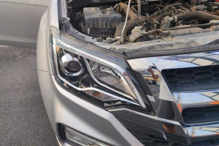 Used Isuzu JLM 2022 2.8T Classic Diesel 4x4 Comfort Edition Standard Wheelbase JE493ZLQ6E Right Front Headlight