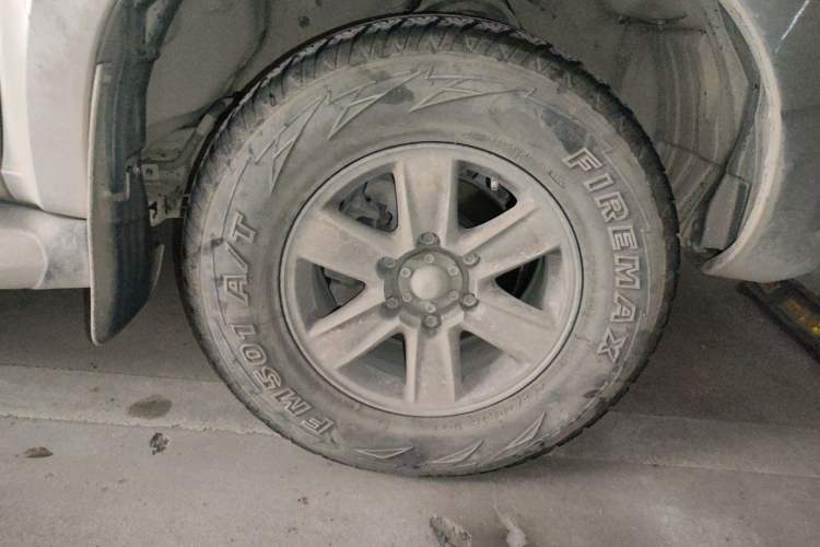 Used Isuzu JLM 2022 2.8T Classic Diesel Two-Wheel Drive Comfort Version with Standard Wheelbase – JE493ZLQ6E Right Front Wheel Hub