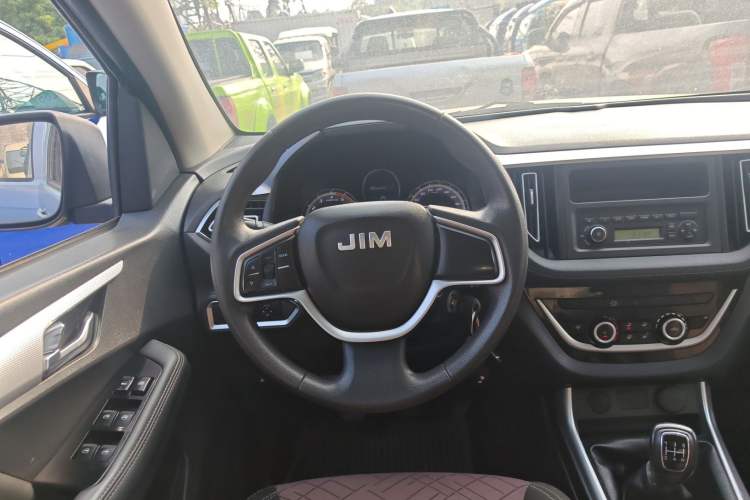 Used Isuzu JLM 2022 2.8T Classic Diesel Two-Wheel Drive Comfort Version with Standard Wheelbase – JE493ZLQ6E Steering Wheel