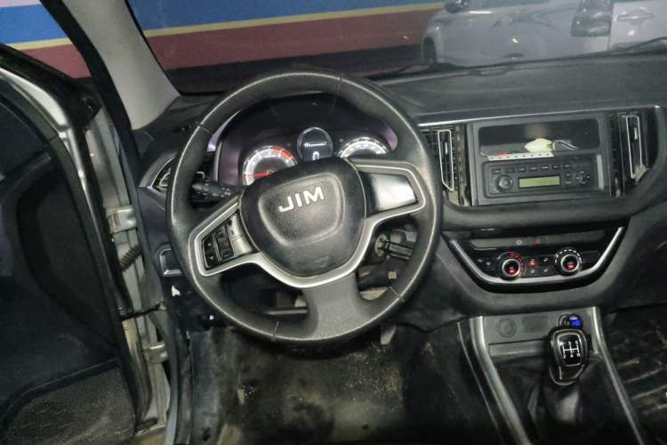 Used Isuzu JLM 2022 2.8T Classic Diesel Two-Wheel Drive Comfort Version with Long Wheelbase – JE493ZLQ6E Steering Wheel